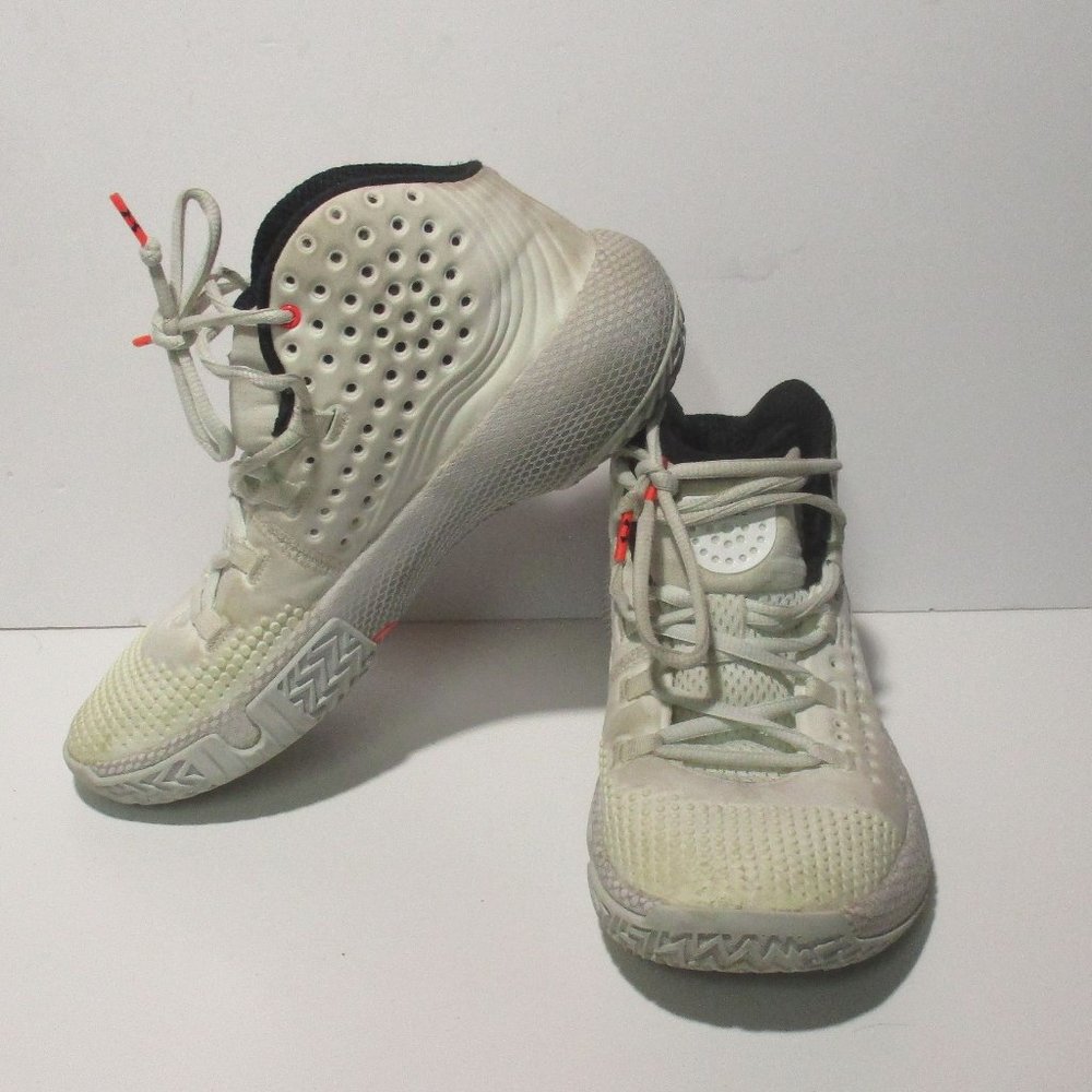 Under Armour Womens Hovr Riddell 3022440-100 White Basketball Shoe Sneaker 7.5